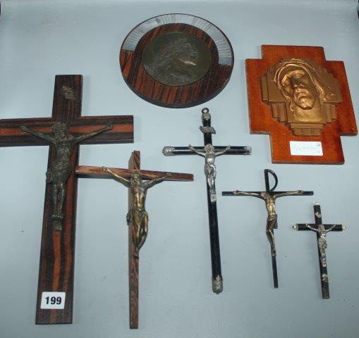 2 plaques of Christ & 5 crucifixes